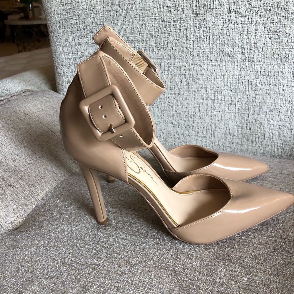 JESSICA SIMPSON SIDE BUCKLE HEELS
